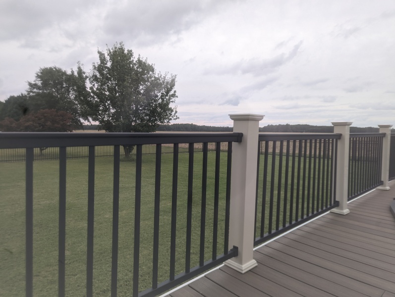 Aluminum railing