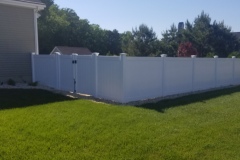 vinyl privacy fence