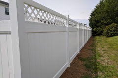 Lattice top vinyl privacy fence