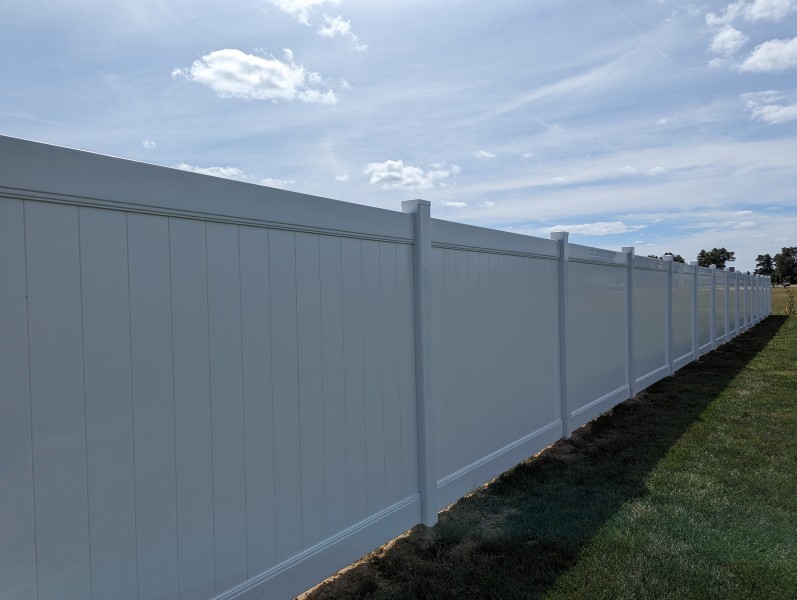 6ft-tall-vinyl-privacy-fence-