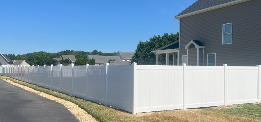 6ft-tall-vinyl-privacy-fence