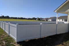 White vinyl Privacy fence