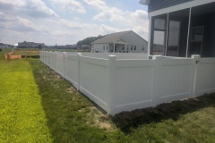 vinyl privacy fence