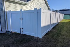 vinyl privacy fence