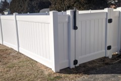 vinyl privacy fence