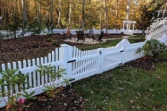 white vinyl fence