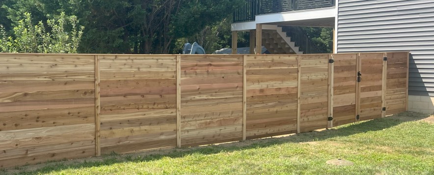 Horizontal-red-cedar-fence-